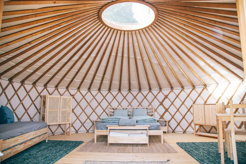 Jurte "Rotmilan" mit Weitblick