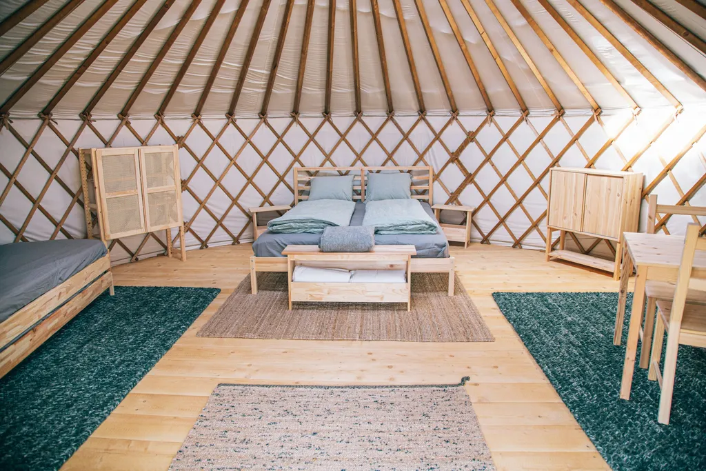 Jurte "Rotmilan" mit Weitblick