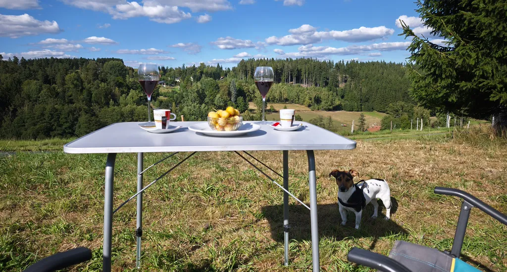 Ihr seid ganz für euch. Das nächste Nachbarhaus liegt 150 m entfernt.