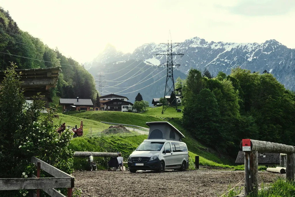Bergpanorama am Bauernhof