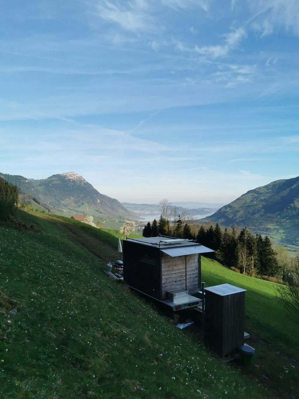 MONDHOLZ TINY HOUSE in purer Natur