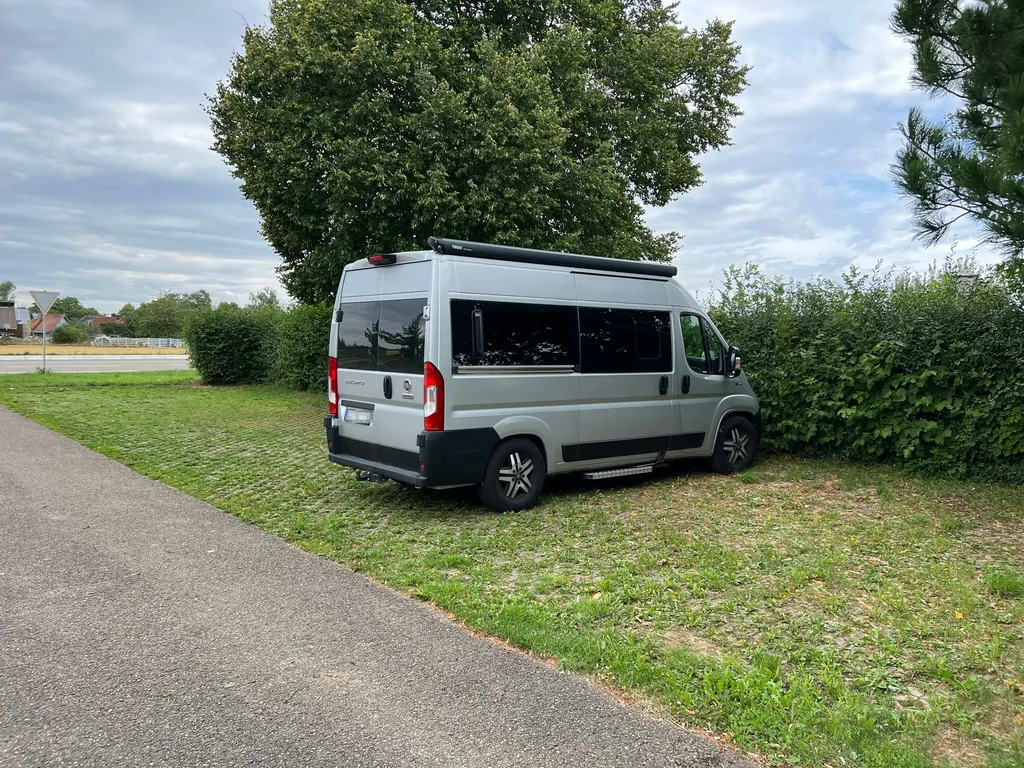 Einfacher Stellplatz Nähe Golfplatz