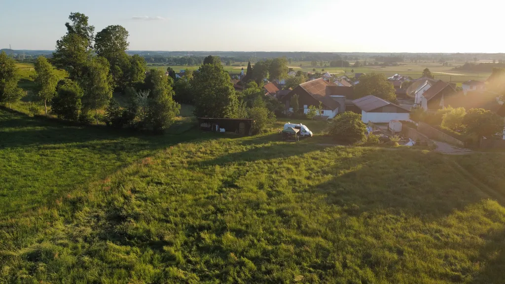 Natur pur: Ihr Stellplatz am ruhigen Ortsrand