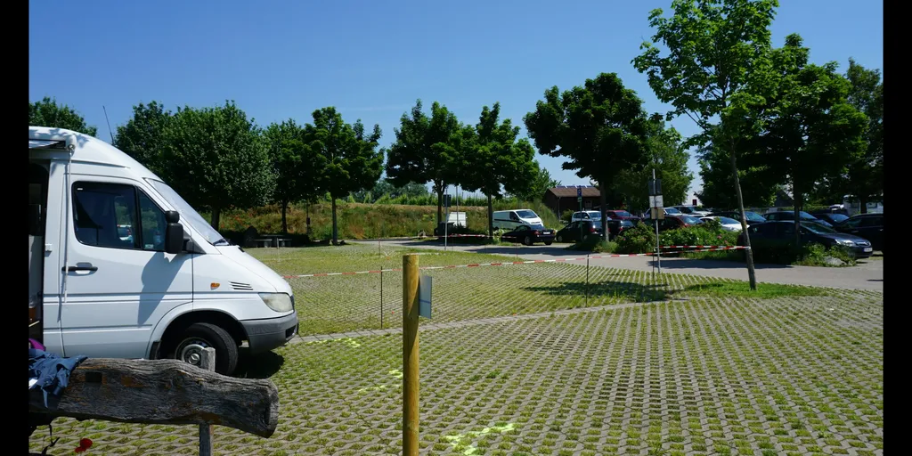 Parkplatz Friedhof V.-Burkheim