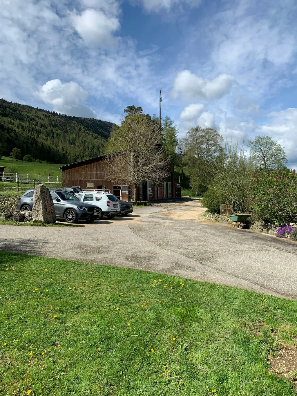 Western-Caravan im Berner Jura