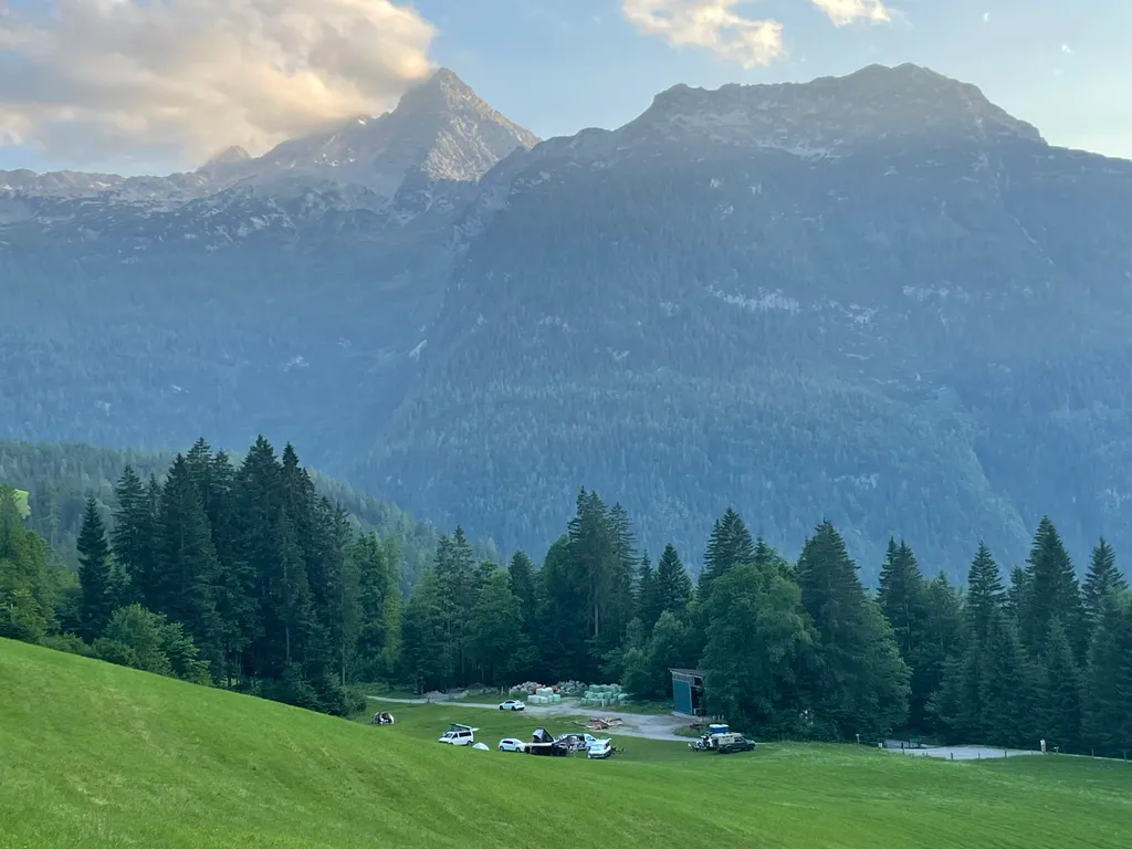 Schöne Berge im Hintergrund