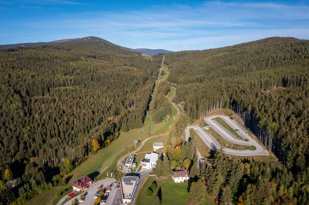 STA-MK Drohne Okt2022-5_Erlebnisalm Mönichkirchen.jpg