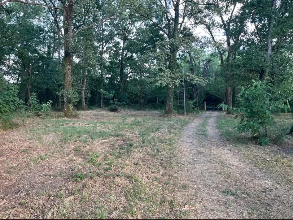 Grand terrain privé vans, camping-cars et tentes