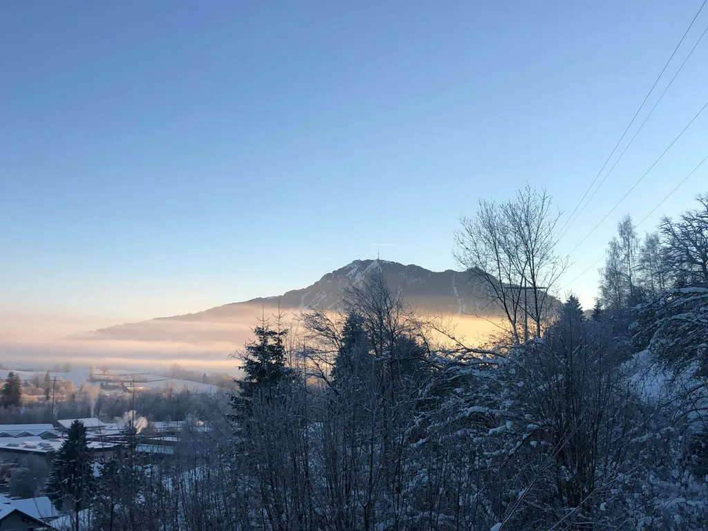Ausgebaute Gartenhütte mit Aussicht