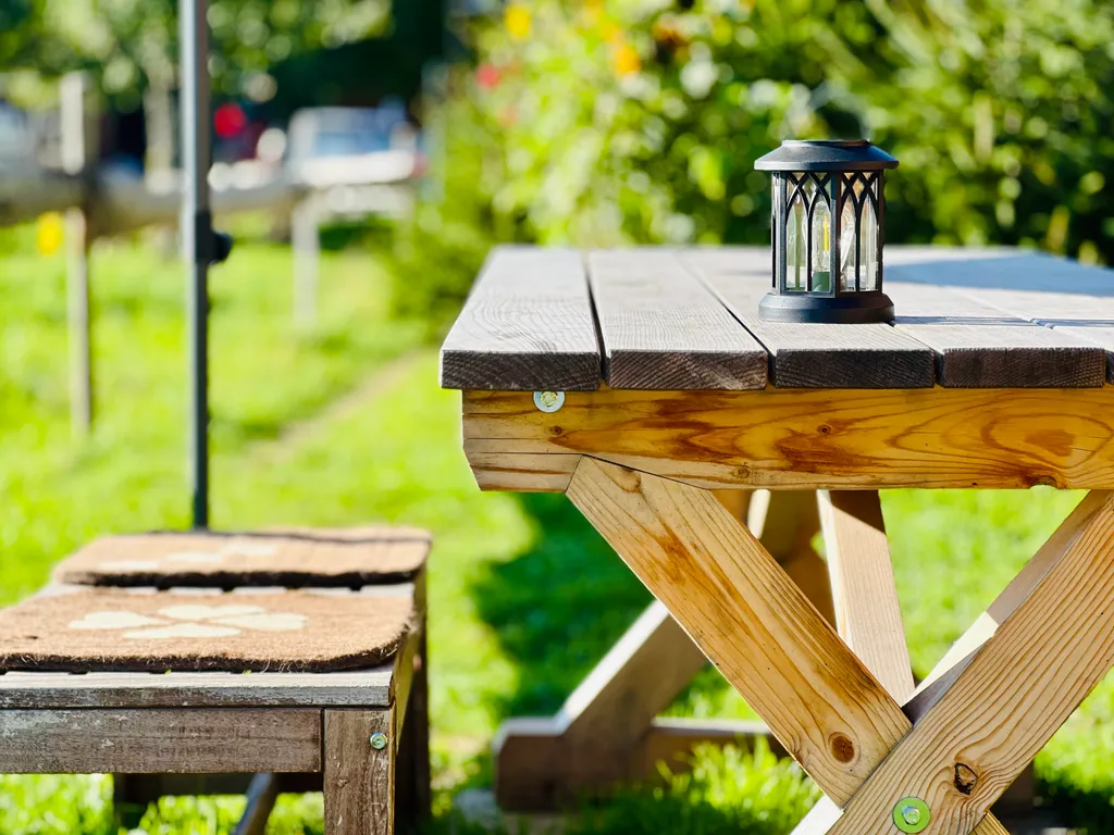 Holzfass Bauernhof-Auszeit