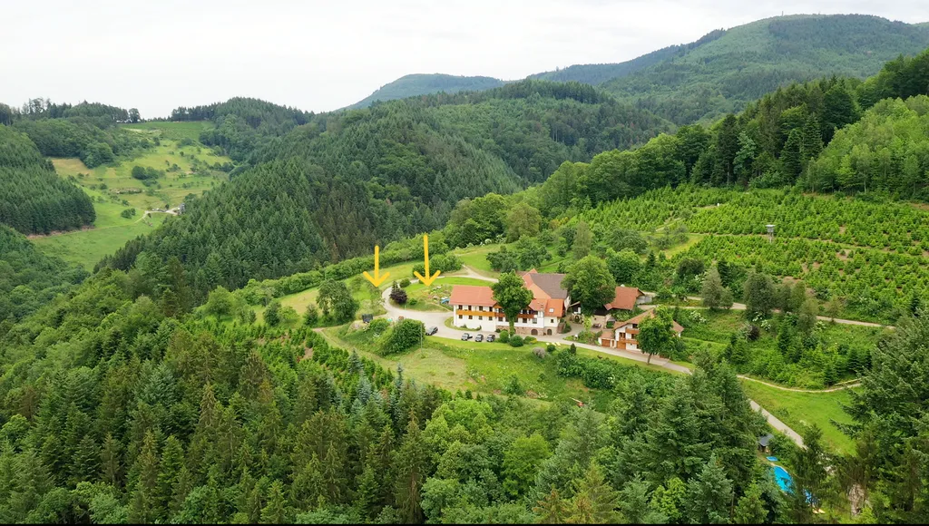 Ferienhof Hölzleberg mit den Natur Camping Stellplätzen