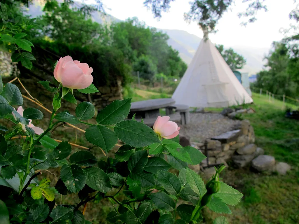 Übernachten im grossen Tipi