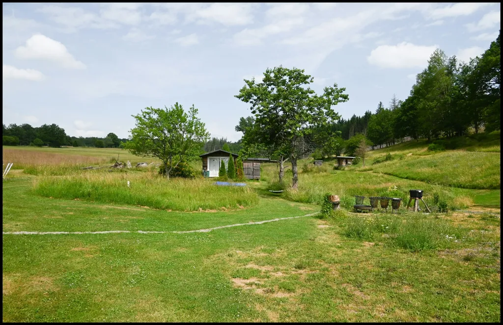 Hütte "Pauline" unterm Apfelbaum