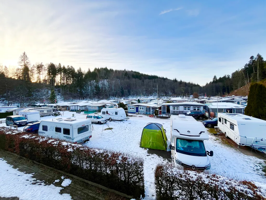 Kurzzeit-Stellplatz auf Waldcamping