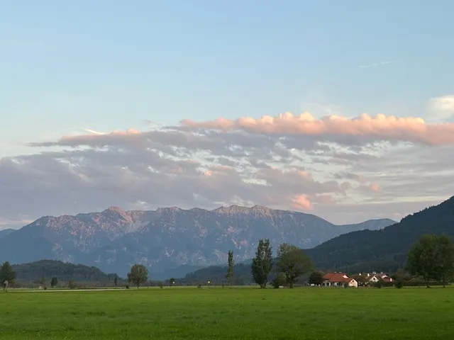 Blick vom Stellplatz ins Estergebirge