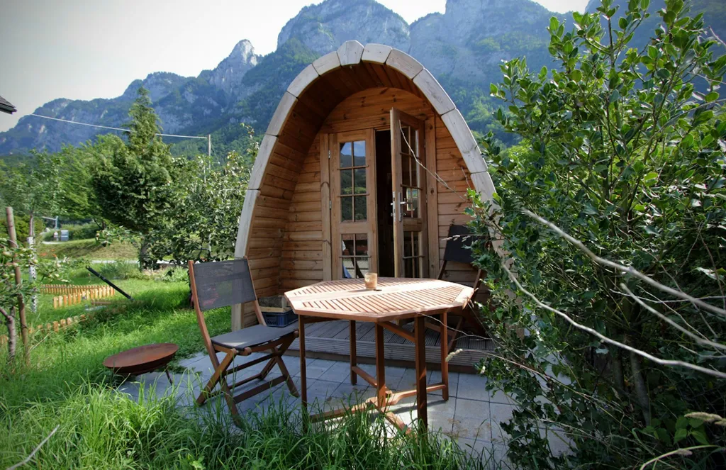 Uriges Schlaffass auf dem Marchhof