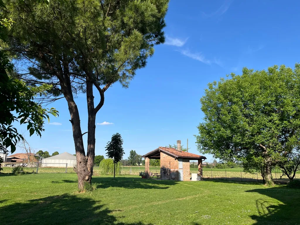 cortile nel retro - area tenda