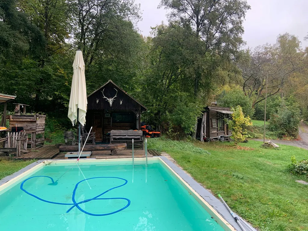 Forsthaus-Camp mit Pool + Sauna mitten im Wald