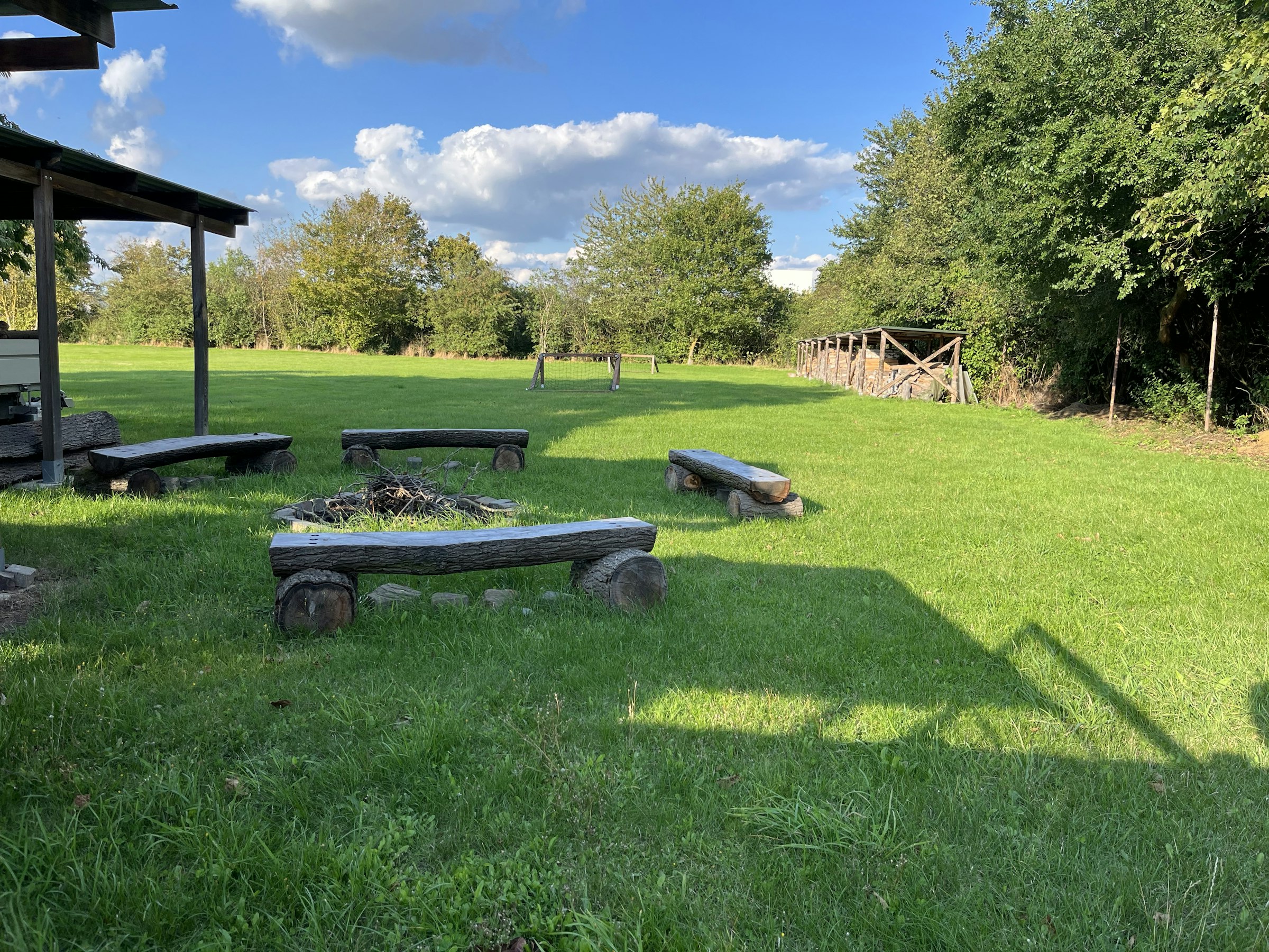 Autark am Rande einer Parkanlage