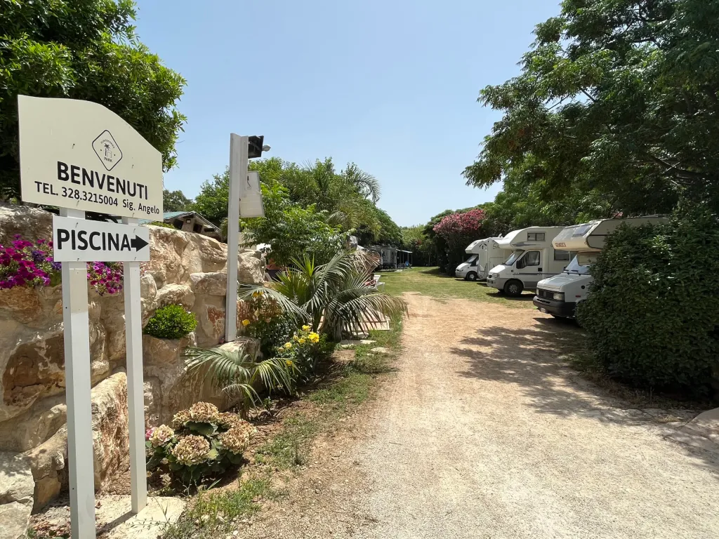 Ingresso area Camper con piscina