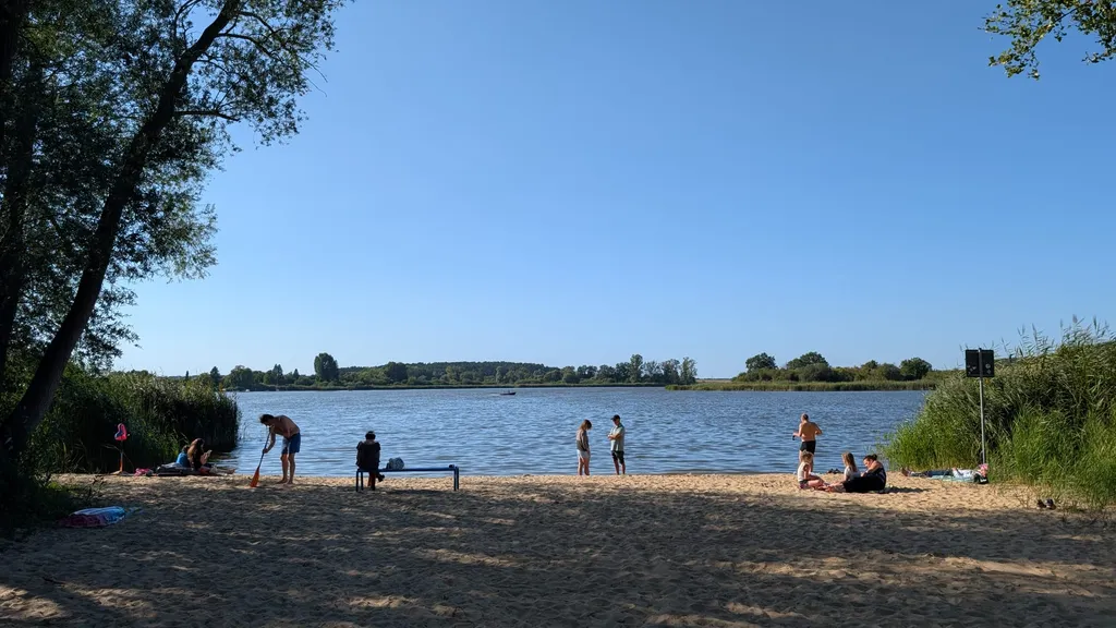 ca. 2 Kilometer entfernter Beetzsee