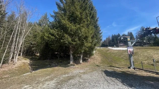 Stellplatz direkt bei der Ibergeregg Passstrasse