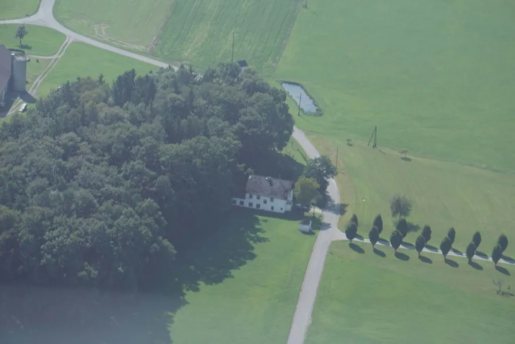 Idyllischer Platz am Wald