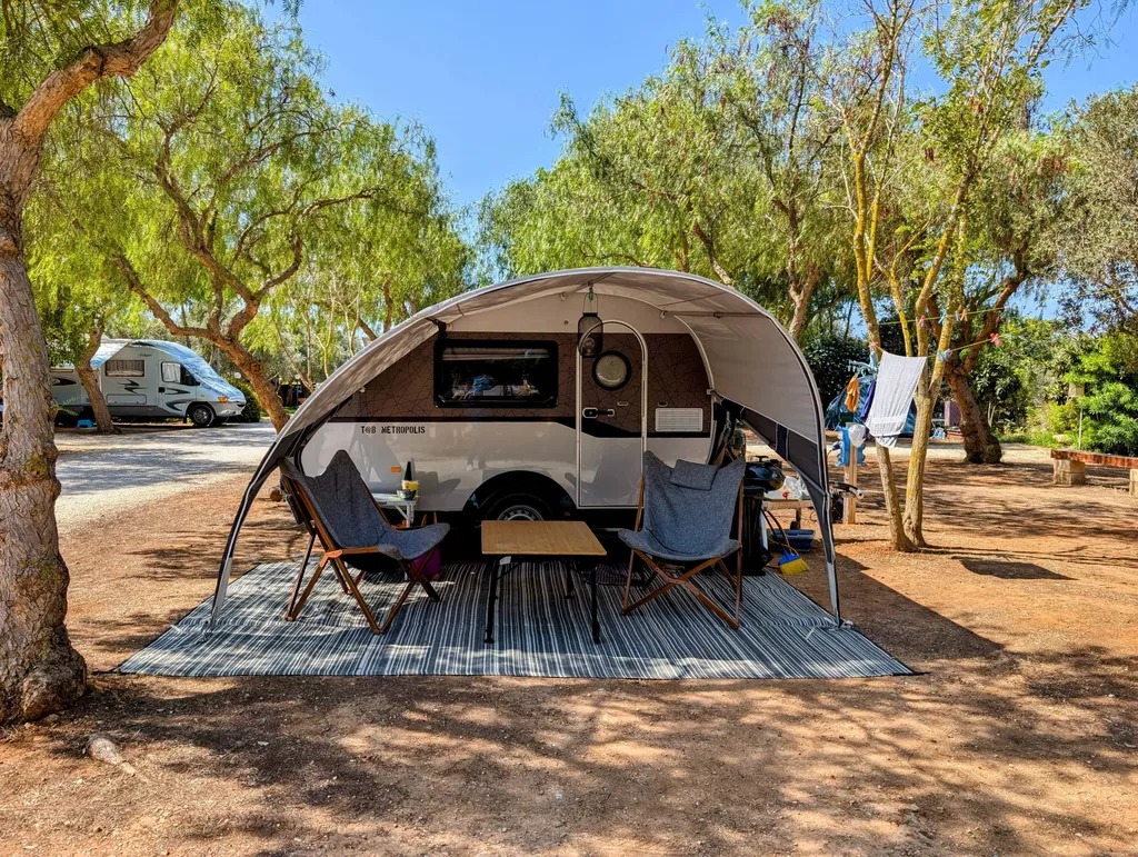 Pitch Camper