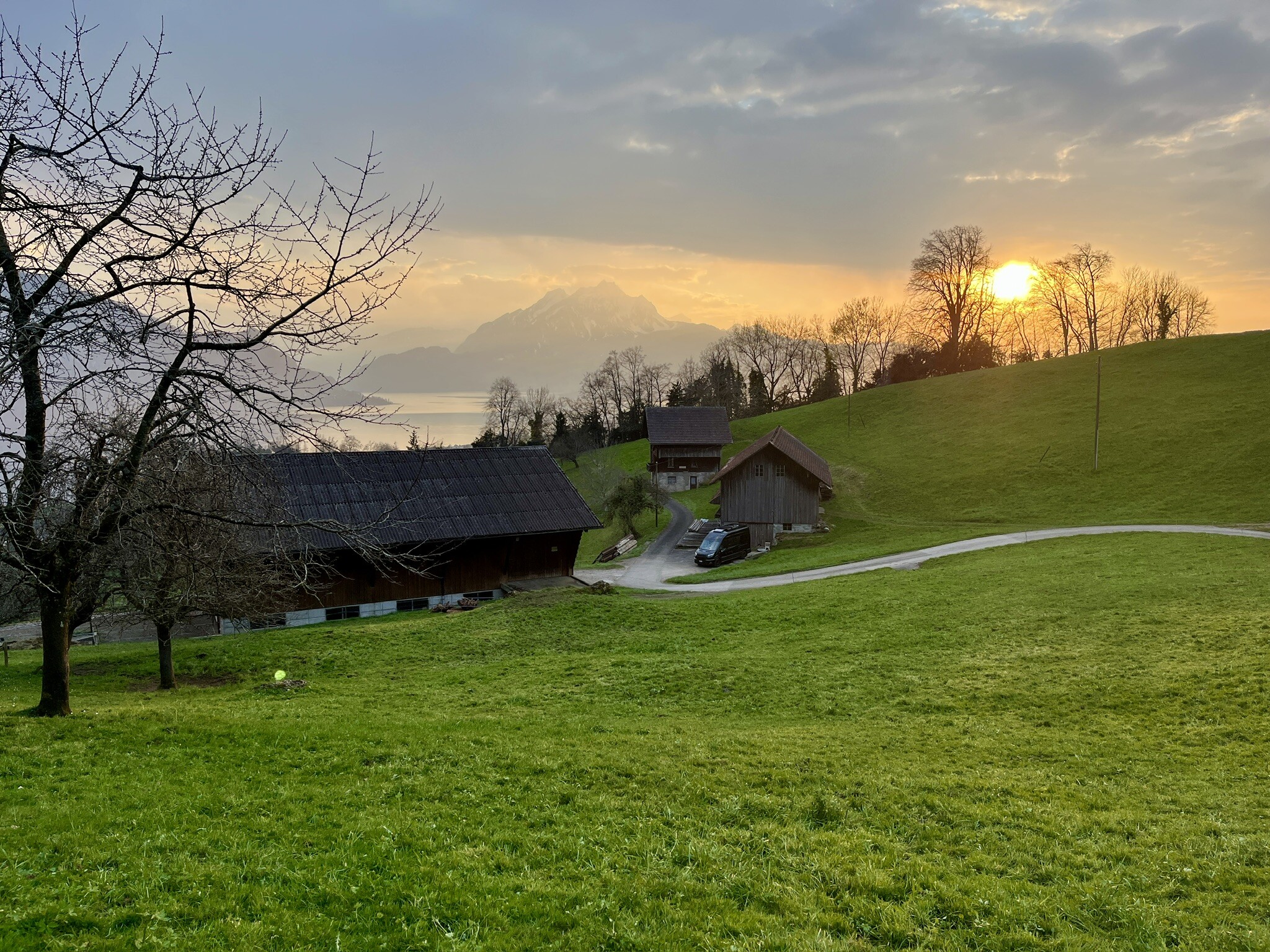 Aussicht auf Alpen & Vierwaldstättersee in Weggis