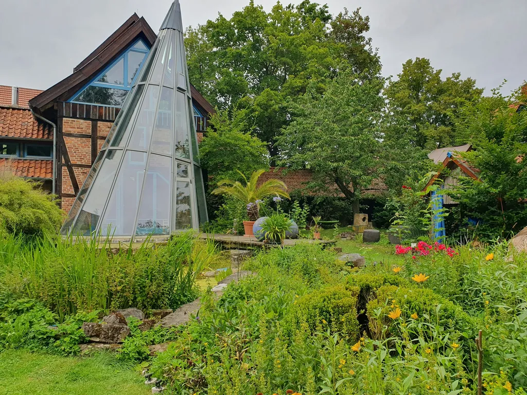 Naturwiese mit Saunaangebot