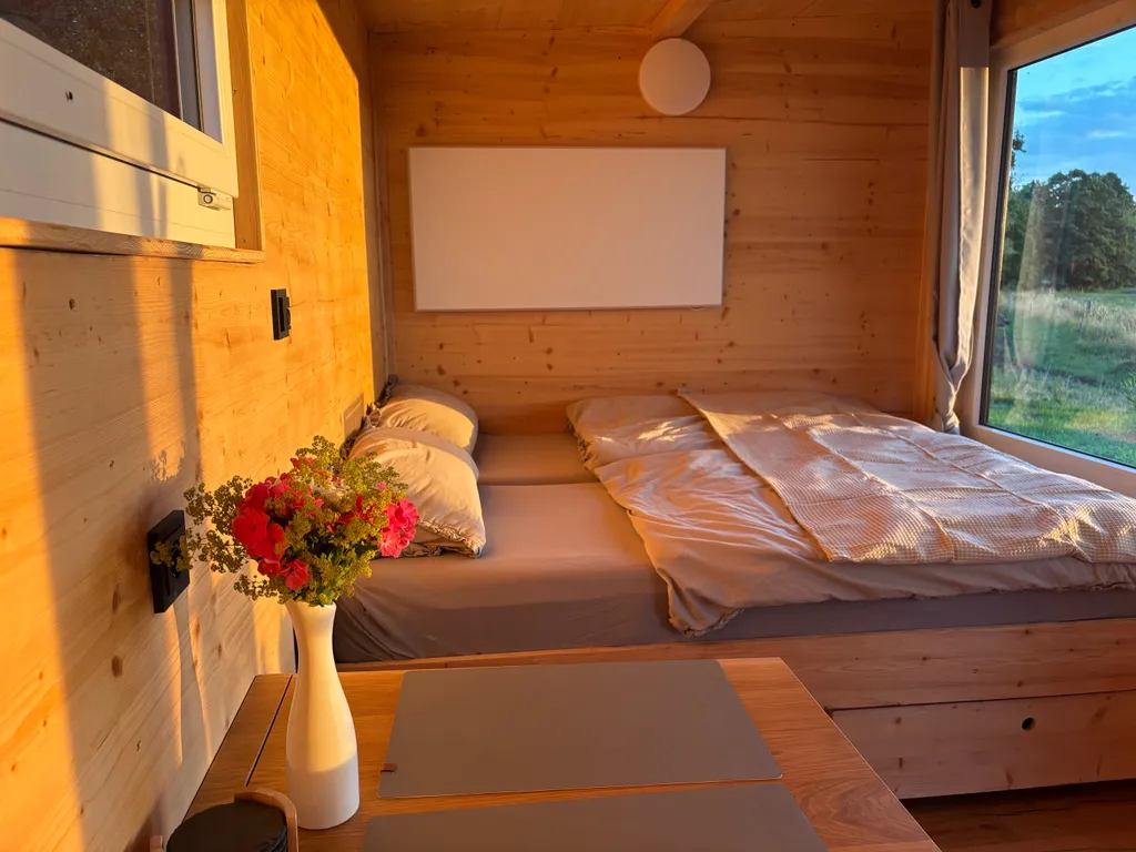 Tiny House mit Riedblick