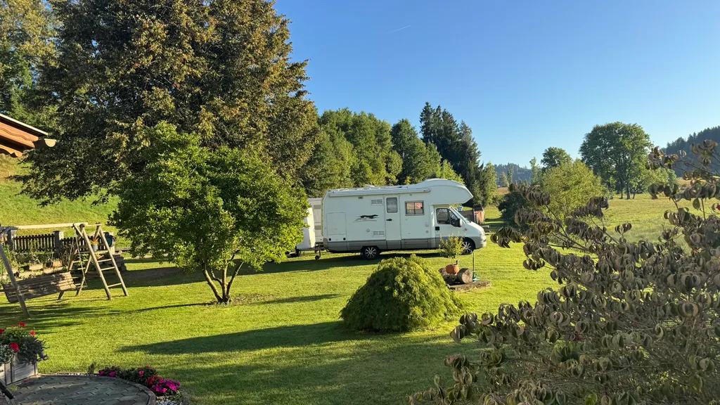 Stellplatz Bergschusterhof - CAMPING-LÄNGSEE