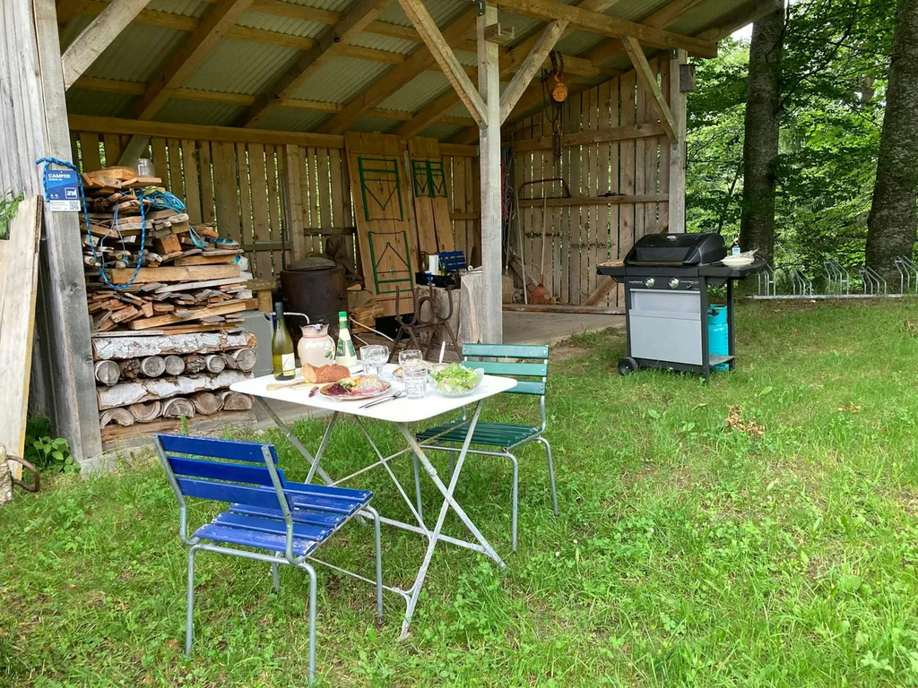 Auf dem ehemaligen Schulhausplatz