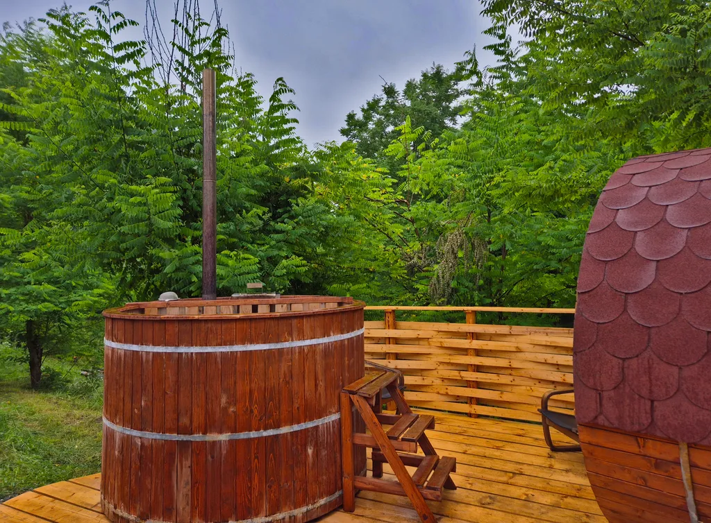 Salted water Hot-Tub and Sauna