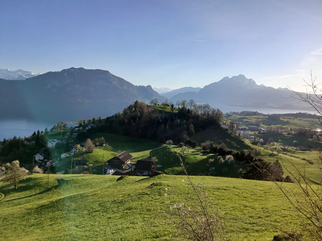 Traumhafter Ausblick auf See & Alpen, «Bödeli»