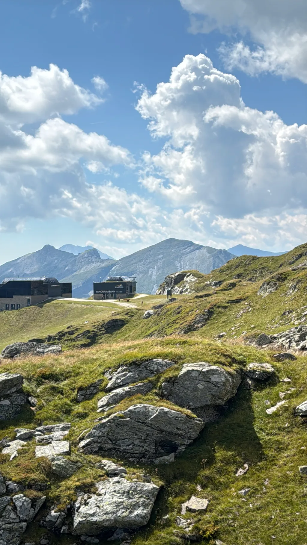 Stellplatz Obertauern Berge.jpg