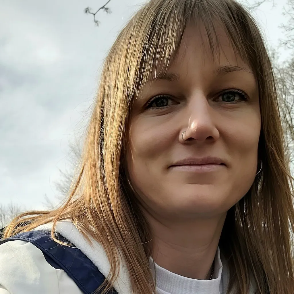 Profile picture of Debi