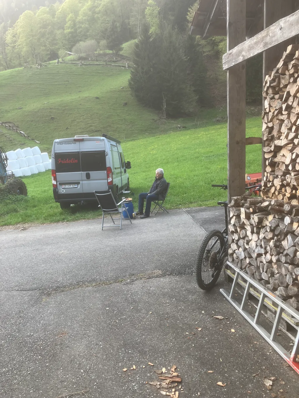 Der Stellplatz mit Brätelstelle