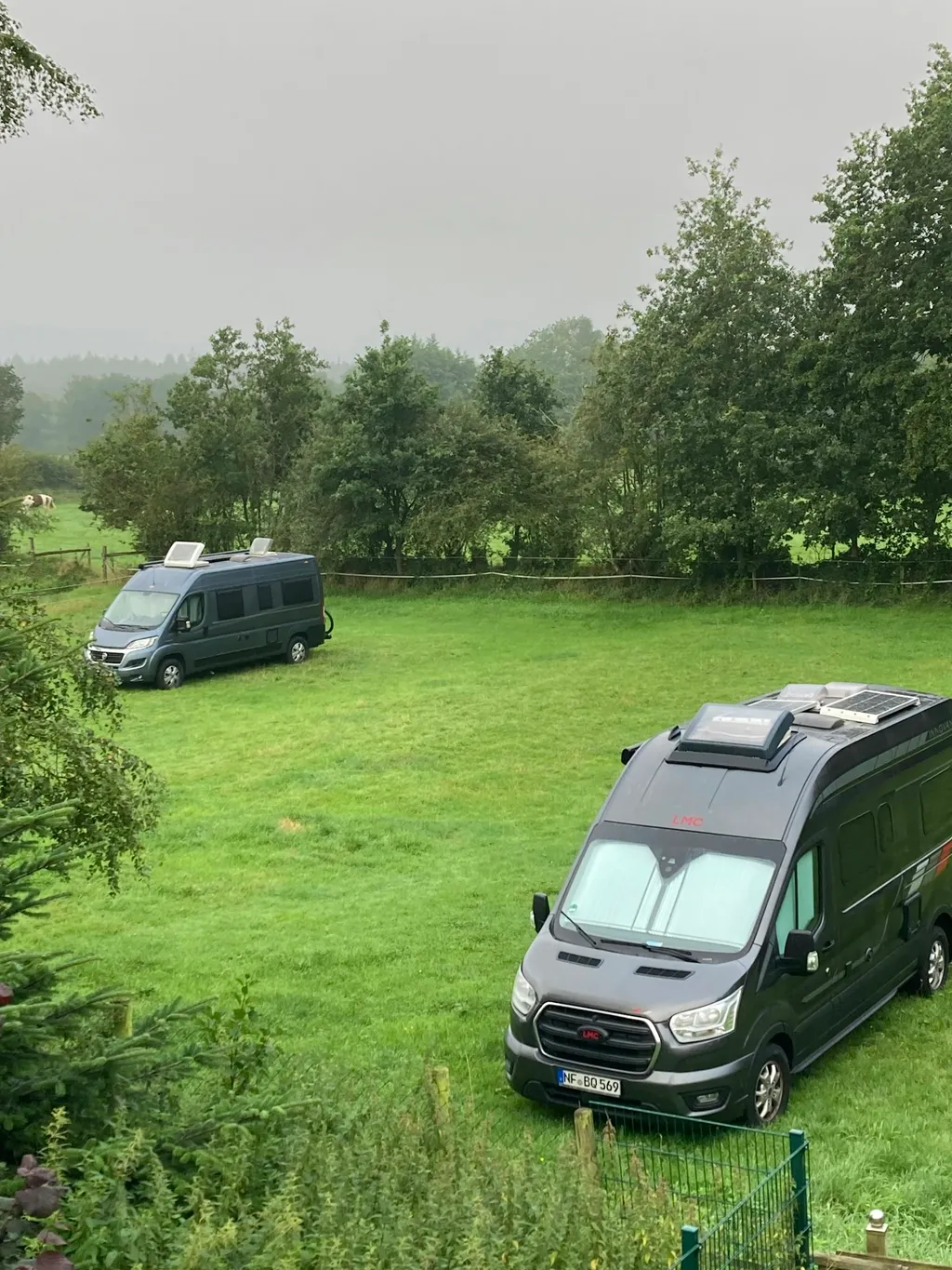 Einsamer Resthof im Grünen