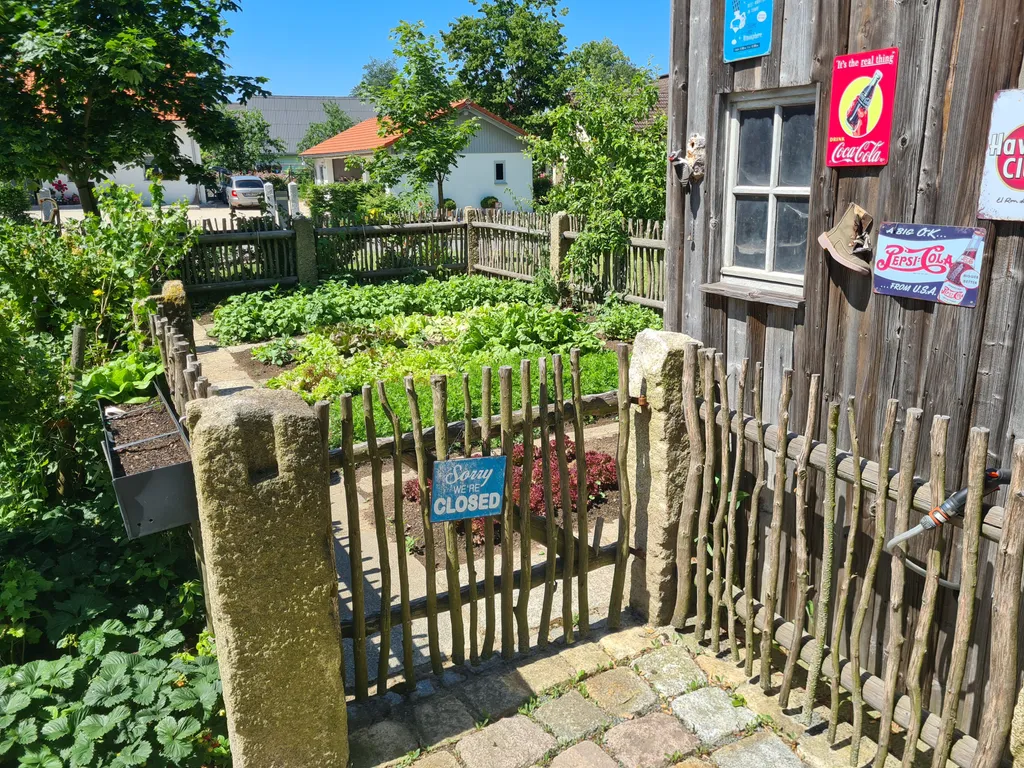 Bauerngarten mit Havanna-Club für das Feierabendbierchen