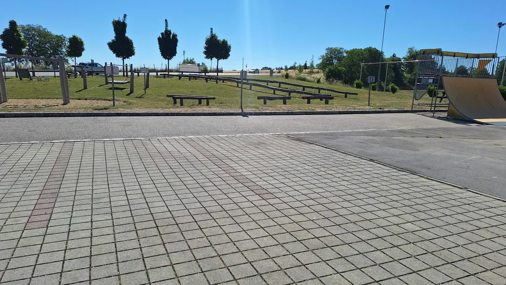Sportplatz Ernstbrunn 2.jpg