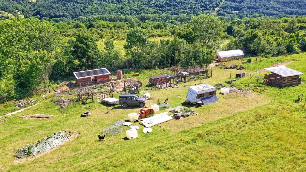 Farma pod Vlciu - campsite at the farm