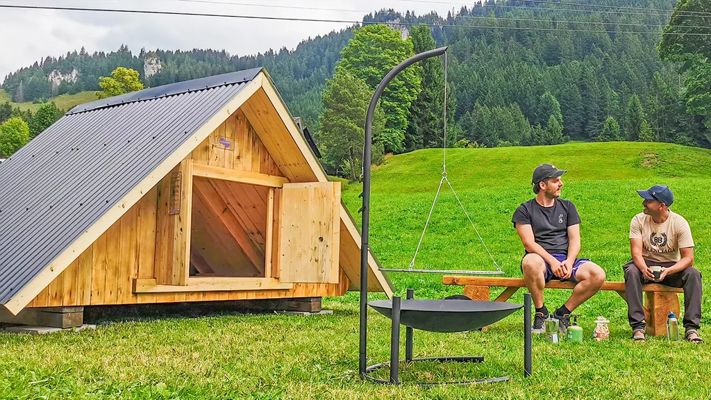 Deine gemütliche, naturnahe und bewusst einfache Unterkunft - unser Shelter.