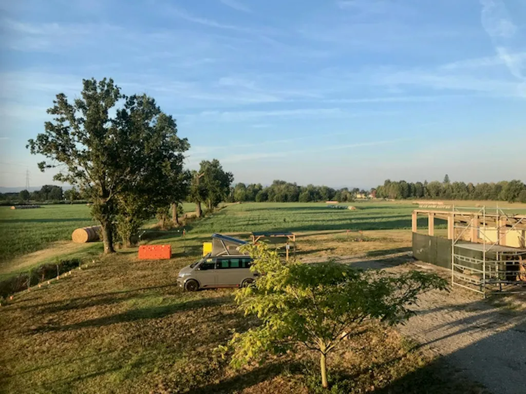 Ospitalità nel cortile della mia casa di campagna