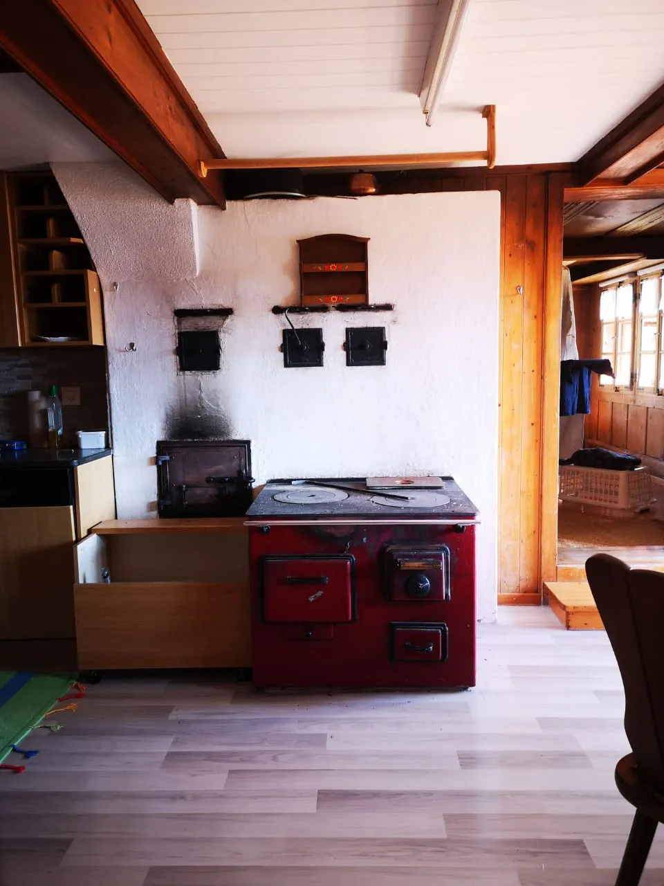 Bergnest in märchenhafter Alpenkulisse