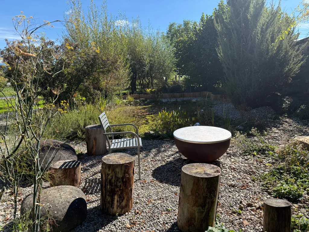 Relaxen im Grünen mit Blick auf die Berner Alpen