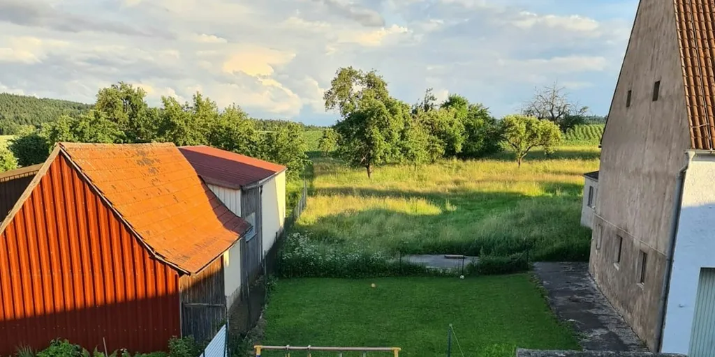 Campen in der Obstwiese