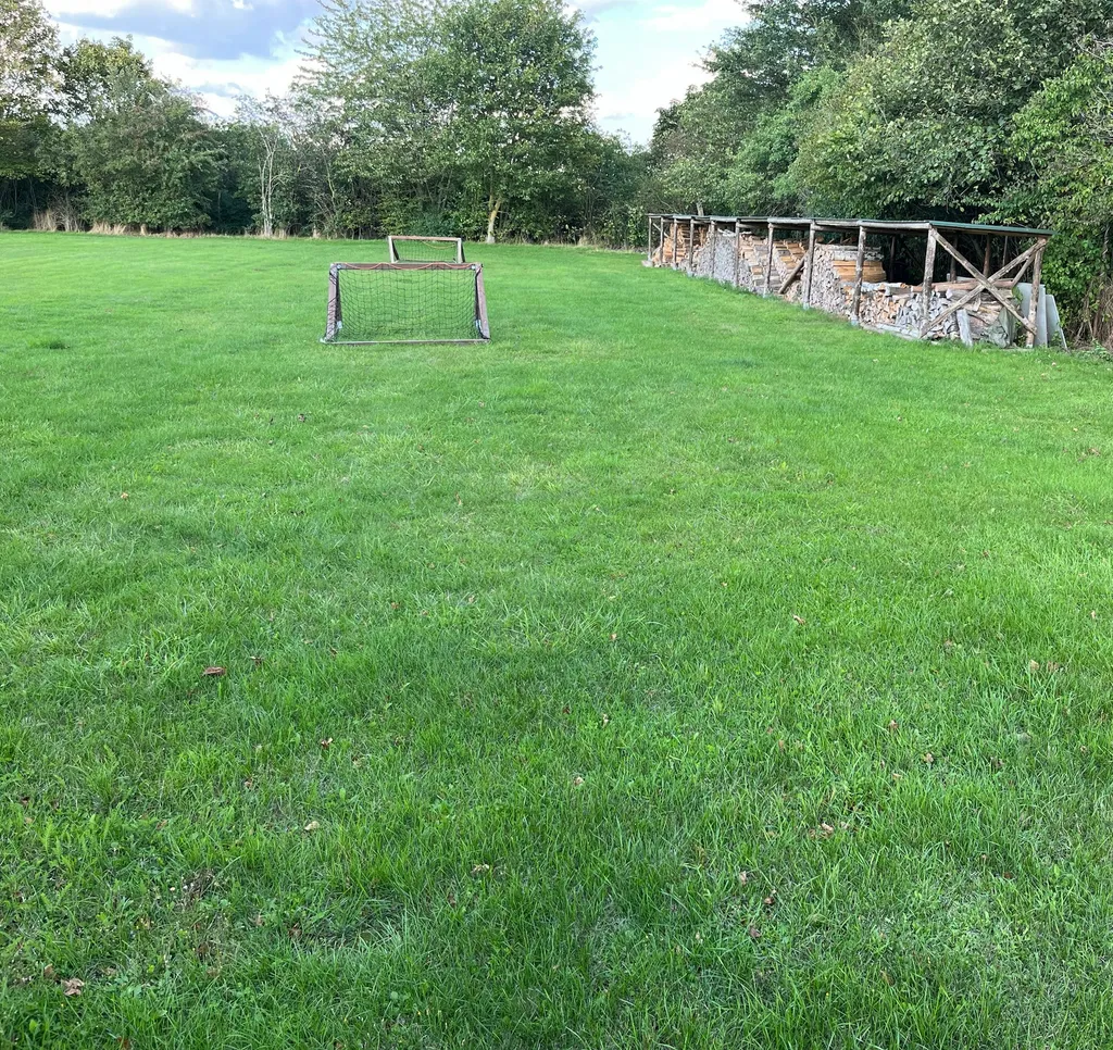 Autark am Rande einer Parkanlage