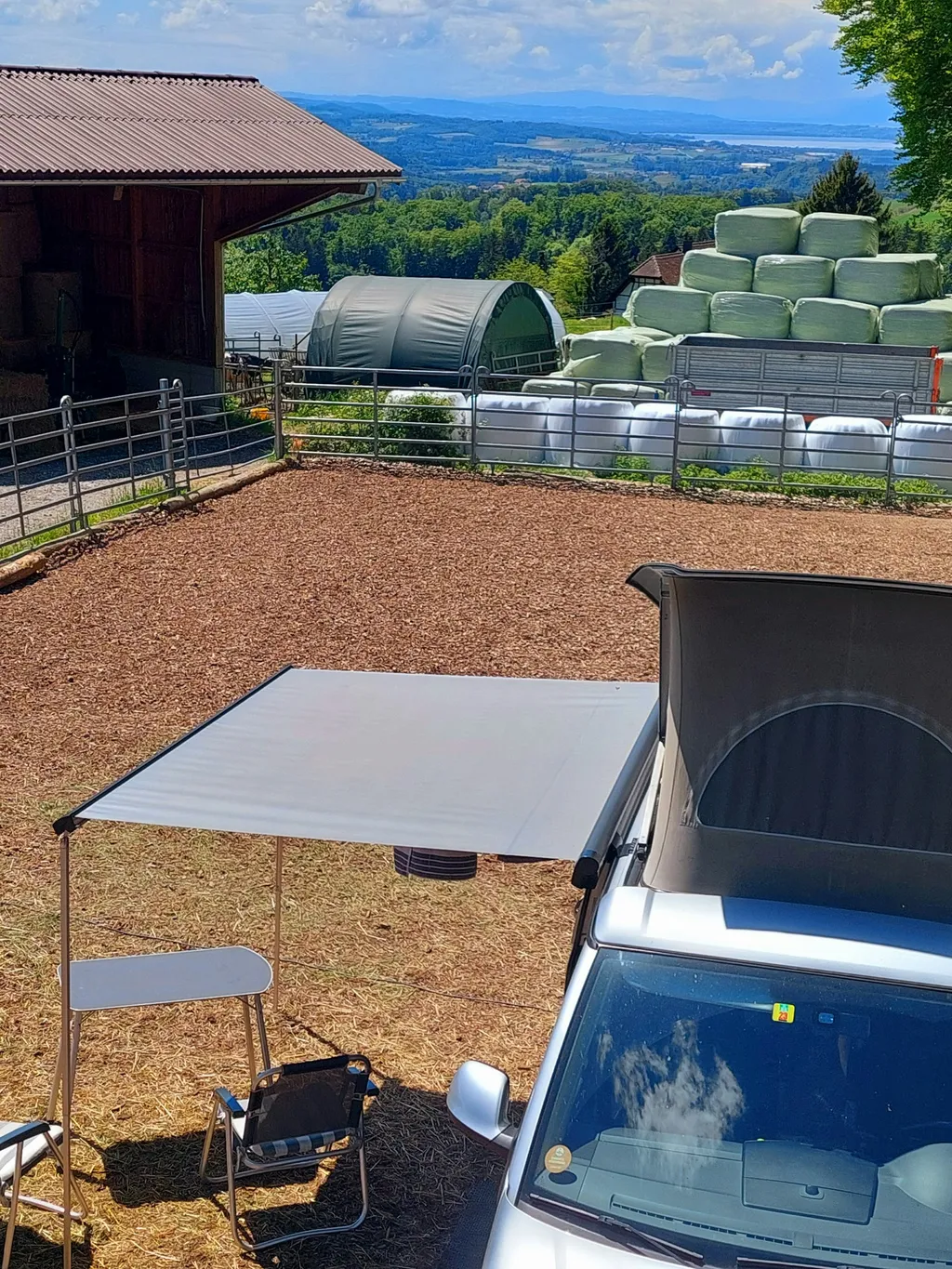 Aussichtshof am Waldrand