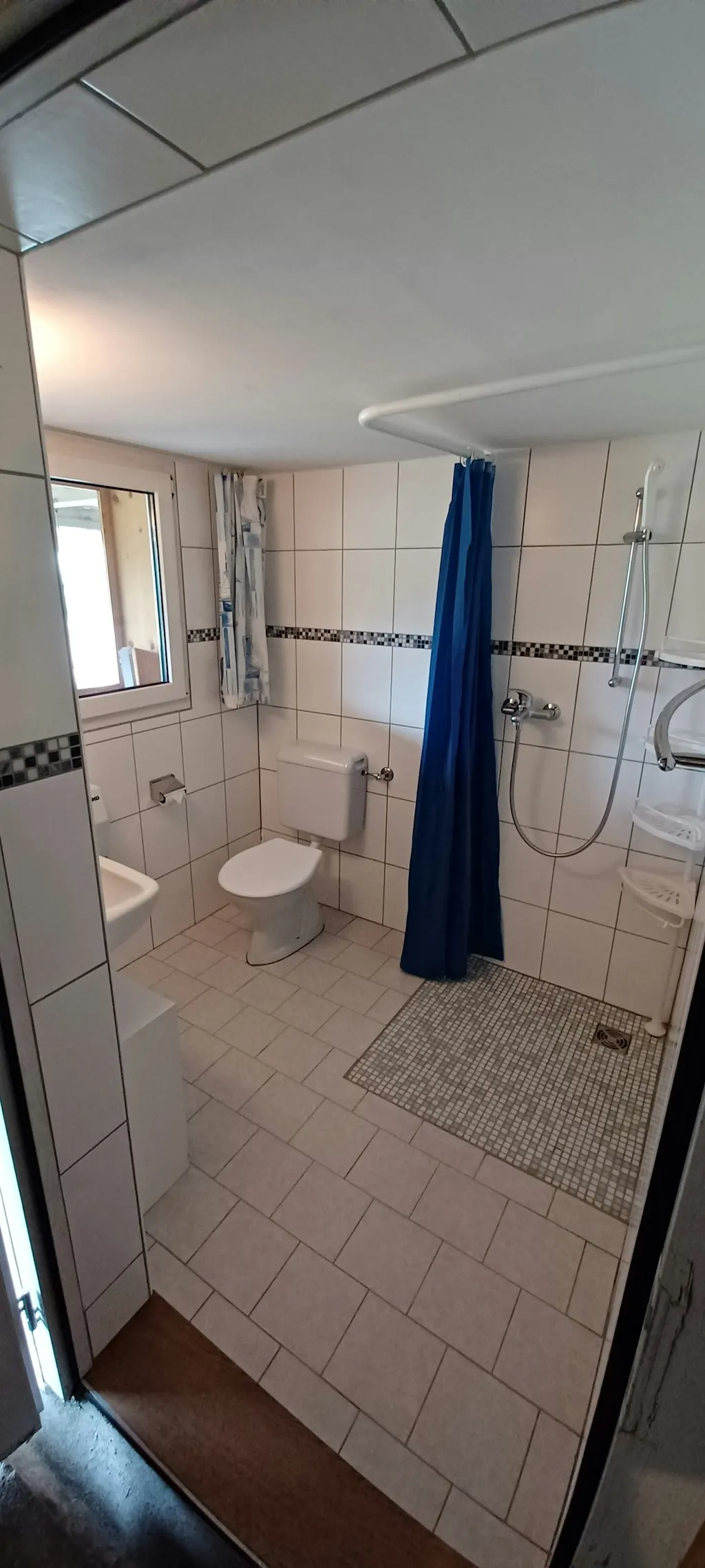 Zwischen Bach und Bauernhof.